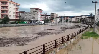 Ünye'de Tabakhane Deresi Taştı