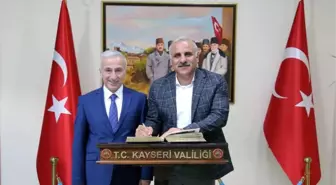 Van Valisi Murat Zorluoğlu'ndan Vali Süleyman Kamçı'ya Ziyaret