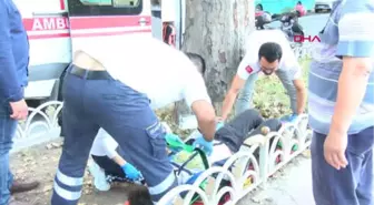 İstanbul Motosikletten Fırlayan Sürücü Ağaca Çarparak Yaralandı