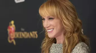 57 Yaşındaki Yıldız Oyuncu Kathy Griffin, Fiziğiyle Şapka Çıkarttı