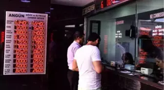 Dövizdeki Düşüş Kapalıçarşı ve Tahtakale'yi Hareketlendirdi