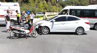 Otomobil ile Motosiklet Çarpıştı: 1 Yaralı