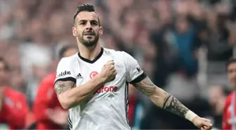 Beşiktaş Teknik Direktörü Şenol Güneş, Negredo'ya 'Hazır Ol' Talimatı Verdi