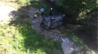 Köprüden Dereye Uçan Otomobilin Sürücüsü Yaralandı