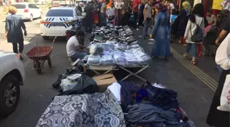 Esnaf Bayram Öncesi Kaldırımlarda Tezgah Açtı