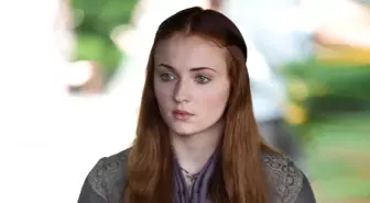 Game of Thrones'un Sansa'sı Periyodik Döneme Yenildi, Sokak Ortasında Ağlama Krizine Girdi