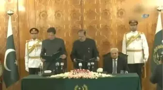 Pakistan'ın Yeni Başbakanı Yemin Etti