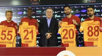 Galatasaray'da İmza Şov!