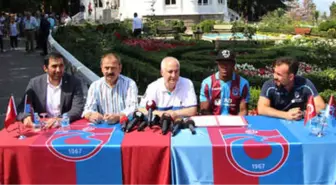 Nwekaeme Sözleşmeye İmza Attı