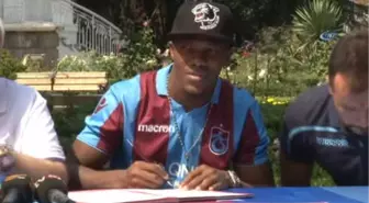 Trabzonspor'un Yeni Transferi Nwekaeme Sözleşmeye İmza Attı