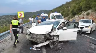 Antalya'da 6 Araç Birbirine Girdi: 11 Yaralı
