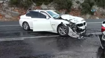 Antalya'da 6 Araç Birbirine Girdi: 11 Yaralı