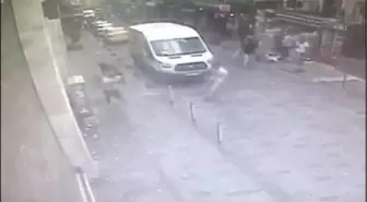 Güvenlik Kamerası) Kavgayı Ayırmaya Çalışırken Bacağından Vuruldu