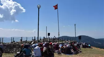 Sakarya'nın En Yüksek Noktasında Şehitler Dualarla Anıldı