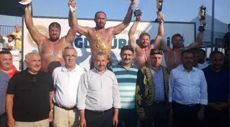 Sancaktepe'de Başpehlivan Ali Gürbüz Oldu