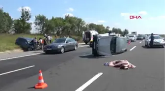 Tekirdağ Tem'de Emniyet Şeridindeki Araca Otomobil Çarptı 2 Ölü, 5 Yaralı