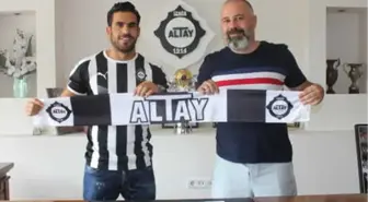 Altay'da Son İmza Tevfik'ten