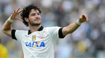 Brezilyalı Ünlü Forvet Alexandre Pato, Aslan Emojisi Paylaştı