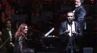 Yavuz Bingöl ile Mehveş Emeç, Şehit Aileleri Yararına Konser Verdi