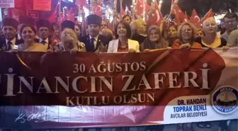 Avcılar'da 30 Ağustos Kutlamaları İçin Zafer Meşalesi Yakıldı