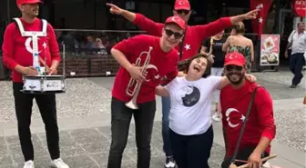 Avm'de 'Zafer' Coşkusu