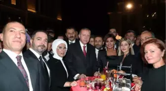 Cumhurbaşkanı Erdoğan, Resepsiyonda Demirören Medya Grubu Temsilcileriyle Bir Araya Geldi