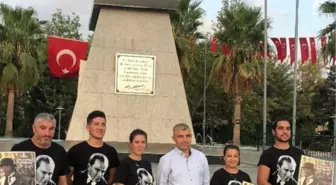 Dr. Ferhat Yüksel 30 Ağustos'u 10 Bin Poster Dağıtarak Kutladı