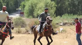 Solhan'da Yöresel At Yarışları ile Çifte Kutlama