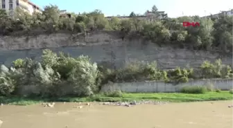 Karabük Uçurumdaki Kedisini Kurtarmak İsterken Mahsur Kaldı