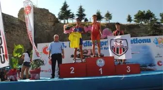 Triatlon Şampiyonları Ödüllerini Aldı