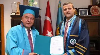 Başkan Böcek, 'Yüksek Lisans' Diplomasını Aldı