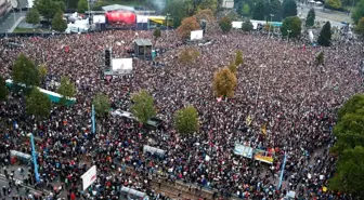 Almanya'da 50 Bin Kişi Irkçılığa 'Hayır' Konserine Katıldı