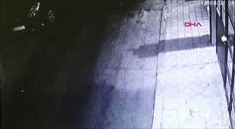 İstanbul Mizah Dergisi Sahibi Çağın Türker'in Öldürülmesi Türker ve Saldırgan Aynı Karede