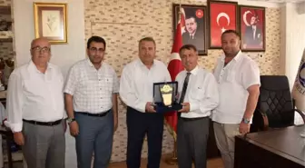 Ahmetli Belediye Başkanı Alhan'dan Başkan Çerçi'ye Plaket