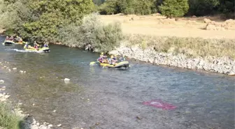 Bir Zamanlar Terörle Anılan Çatak'ta Rafting Heyecanı
