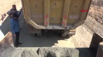 Osmaniye Osmaniye'de, Silindirle Sıkıştırılmış Beton Yol Çalışması