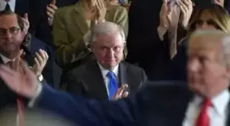 Trump: Adalet Bakanlığı Kovuşturmalarla İki Cumhuriyetçi Kongre Üyesinin Yeniden Seçilmesini...
