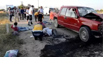 Kamyonet ile Otomobil Çarpıştı: 9 Yaralı