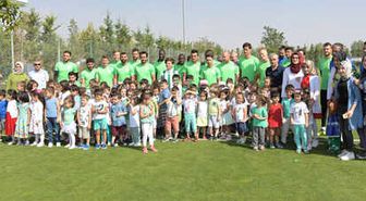 Konyaspor'un Antrenmanını Minikler Bastı!