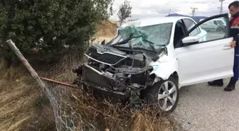 Seyir Halindeki Araç Park Halinde Bulunan Kamyonete Çaptı; 6 Yaralı