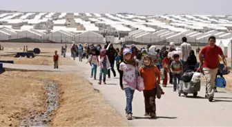 Hatay'da, Mültecileri Ziyaret Eden Bakan Soylu: 2 Yılda 245 Bin 300 Suriyeli Geri Döndü