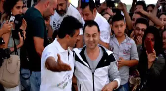 Serdar Ortaç ve Doğukan Manço Üzüm Suyu Çıkardı