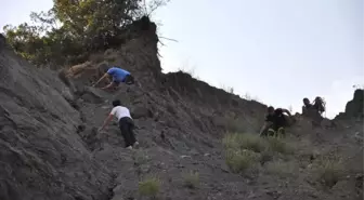 Yamaçta Mahsur Kalan Genci İtfaiye Kurtardı
