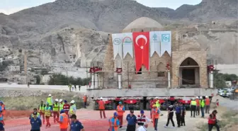 Hasankeyf'te İmam Abdullah Zaviyesi Taşınmaya Başlandı