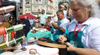 Unutulmaya Yüz Tutmuş Sanatlar Taksim'de Görücüye Çıktı