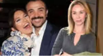 Demet Akalın, Boşanması Hakkında Yorum Yapan Demet Şener'e Tepki Gösterdi