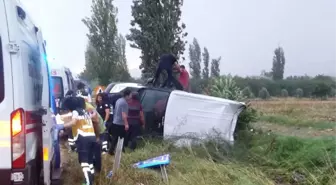 İzmir'de Minibüs Devrildi: 7 Yaralı