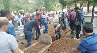 Cenazenin Yüzünü Açınca Şok Oldular