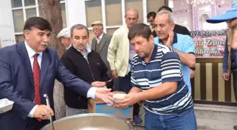 Emet Belediyesi 5 Bin Kişiye Aşure Dağıttı