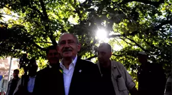 Kılıçdaroğlu, Celal Bayar'ın Kabrini Ziyaret Etti